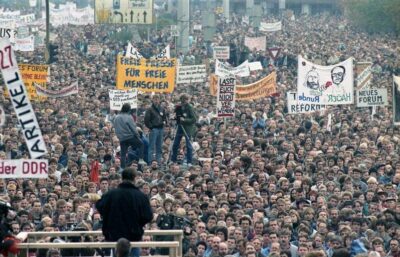 04.11.1989: 500000 Menschen auf Groß-Demo in Ost-Berlin